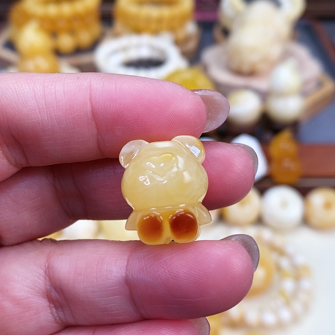 【闪购商品】蜜蜡裸石未镶嵌熊