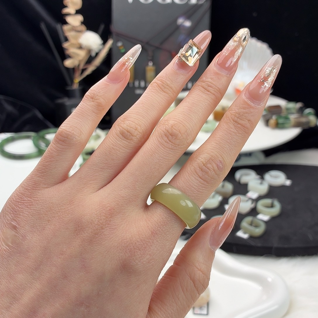 和田玉未镶嵌戒指j28果绿轮胎18.3