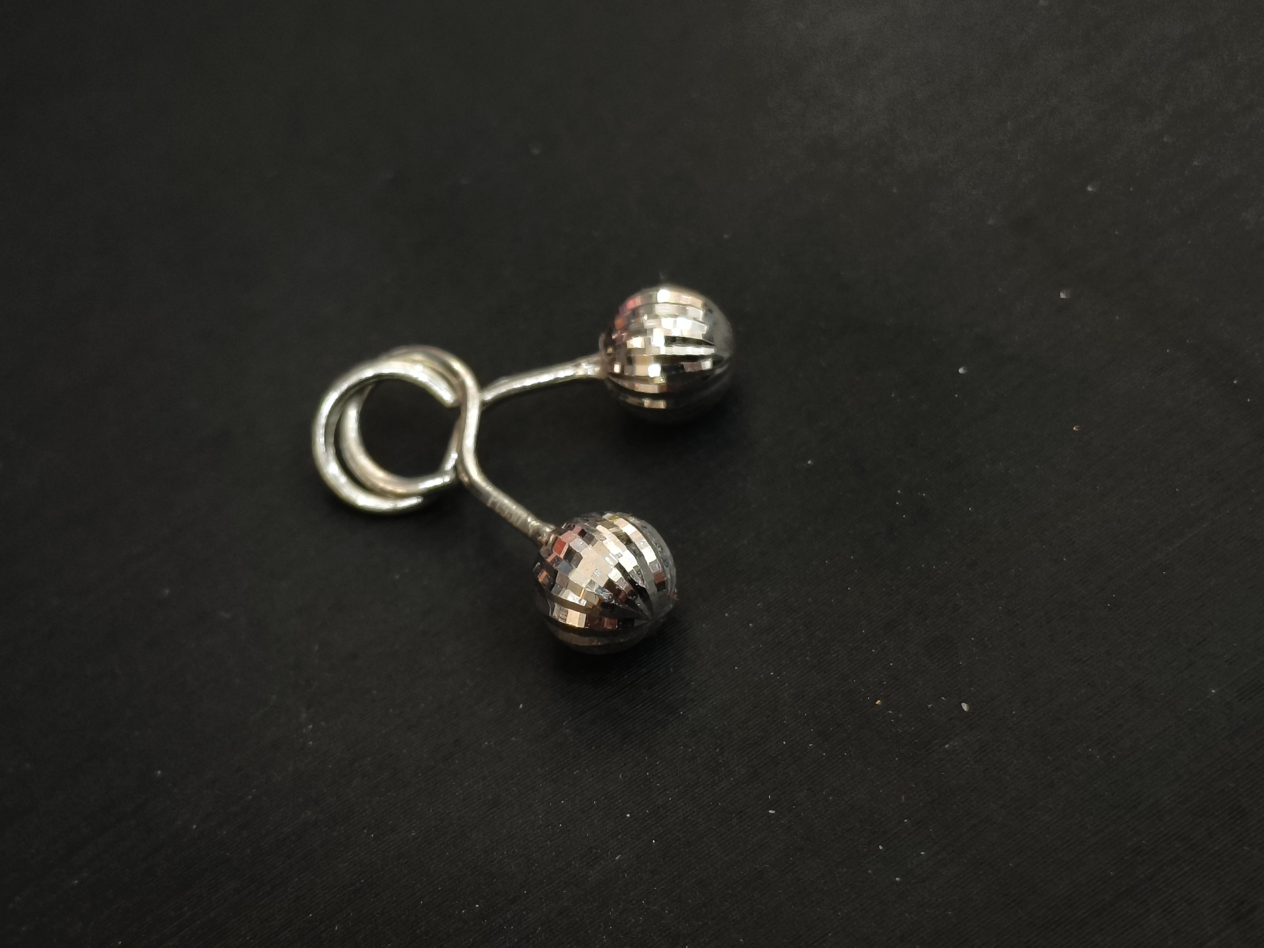 【金展珠宝】铂金  蹦迪珠耳钉