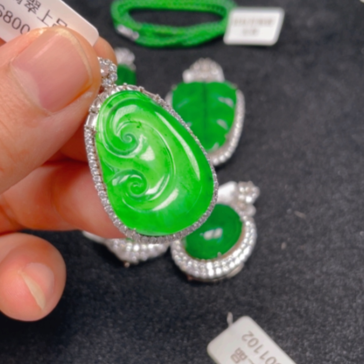 【闪购商品】翡翠银S925镶嵌颈饰吊坠