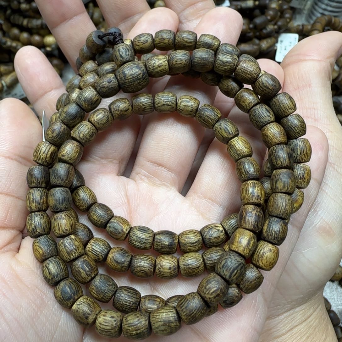 沉香手串蓝宝石多样性发货一条卡6-17克