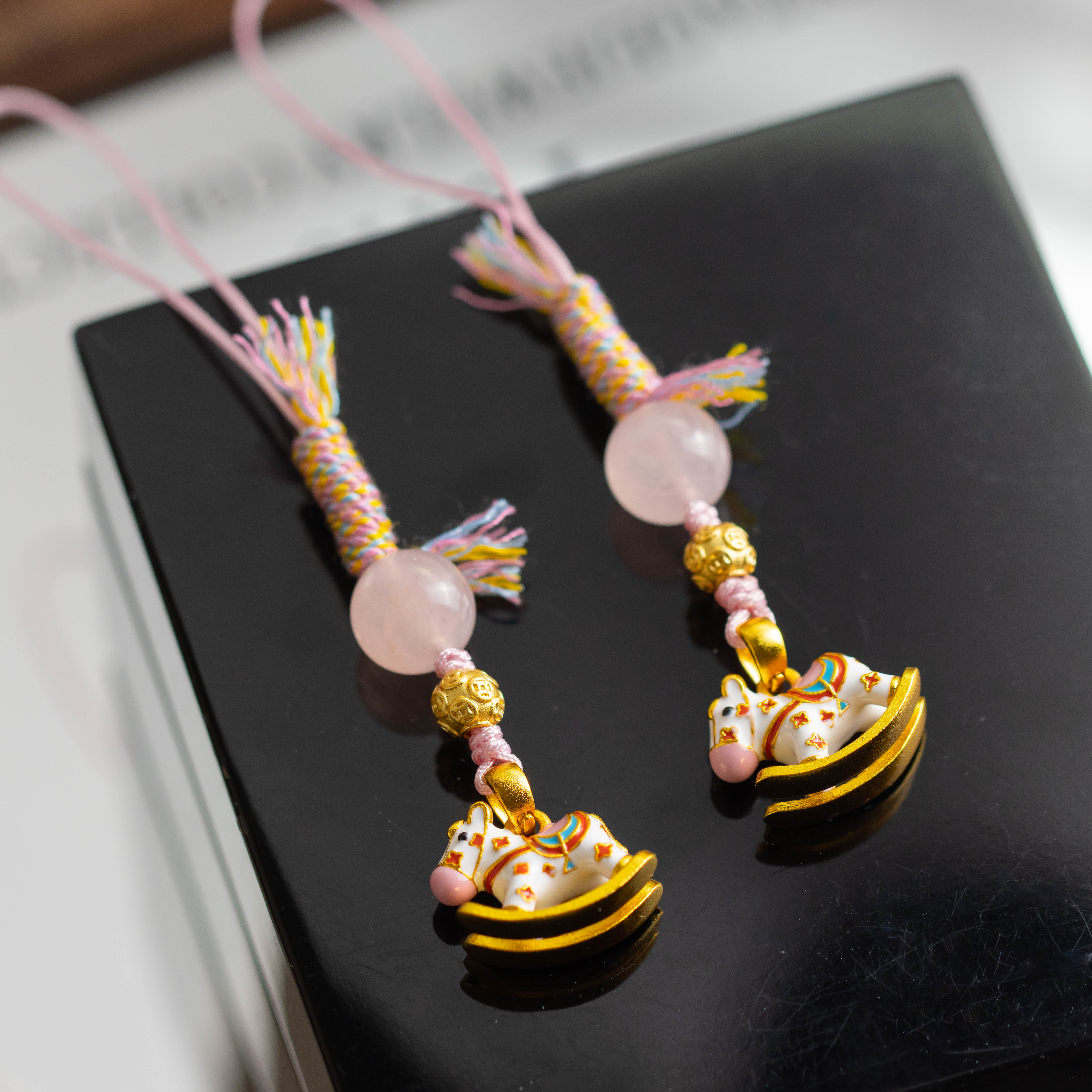 粉水晶圆珠小马挂件（多样性发货 发其一）