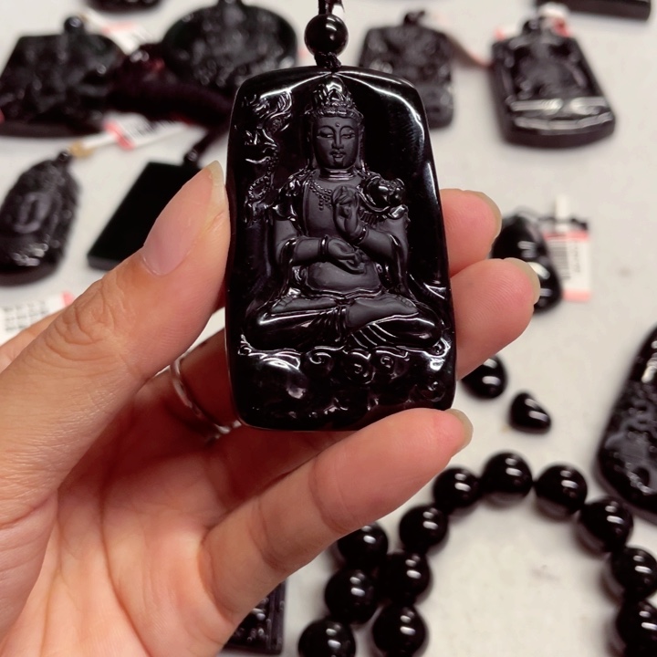 颈饰未镶嵌翡翠时