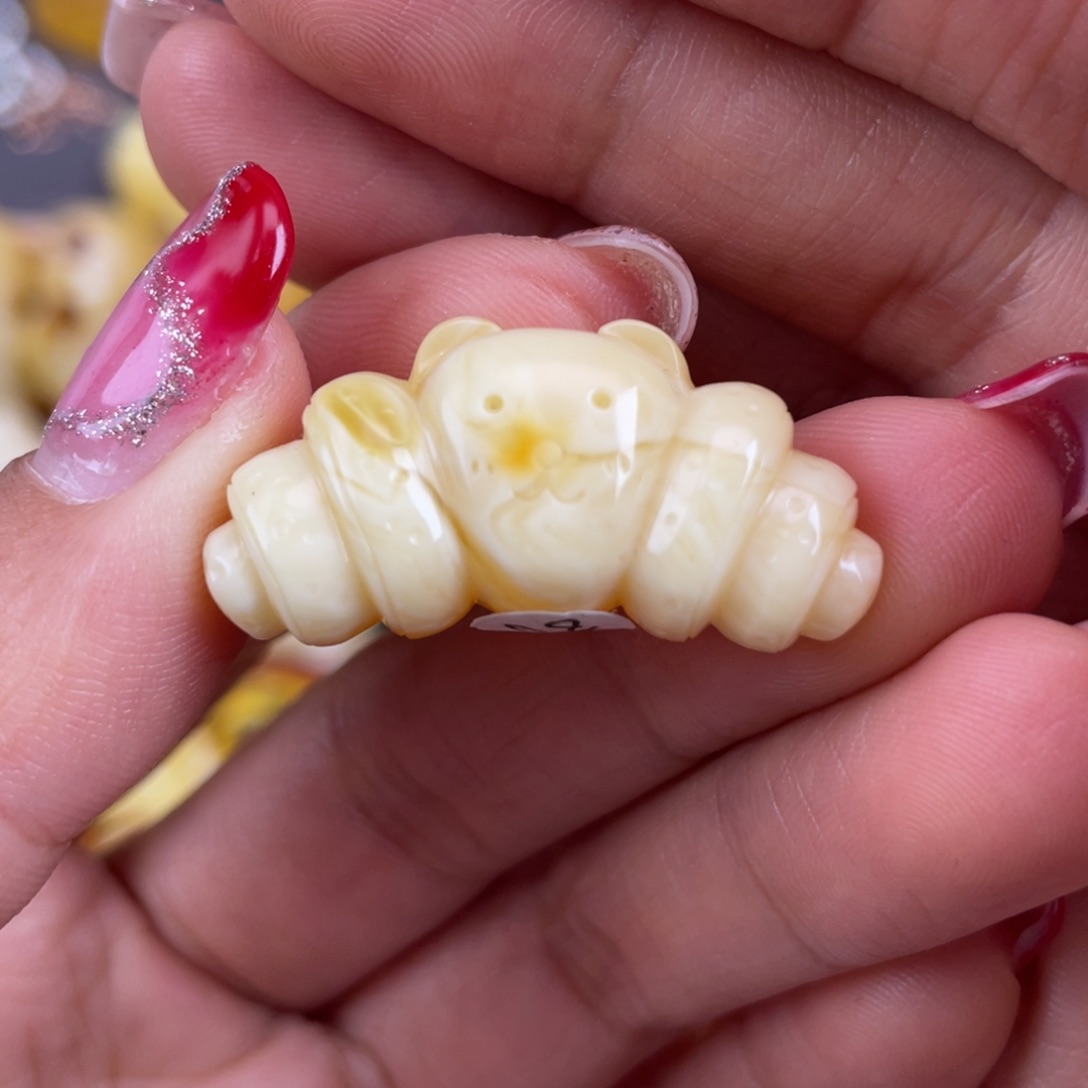 琥珀裸石未镶嵌蜜蜡