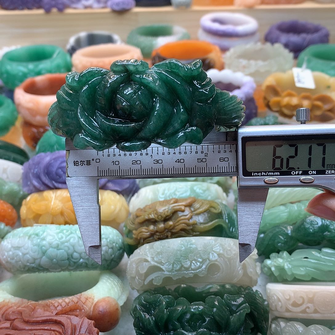 未镶嵌手镯石英质玉