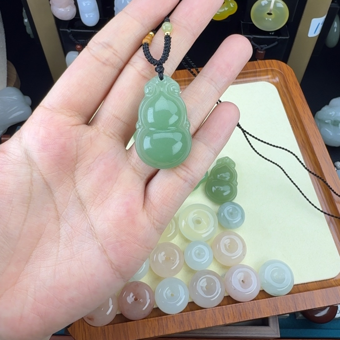 涵***圆石英岩玉未镶嵌颈饰