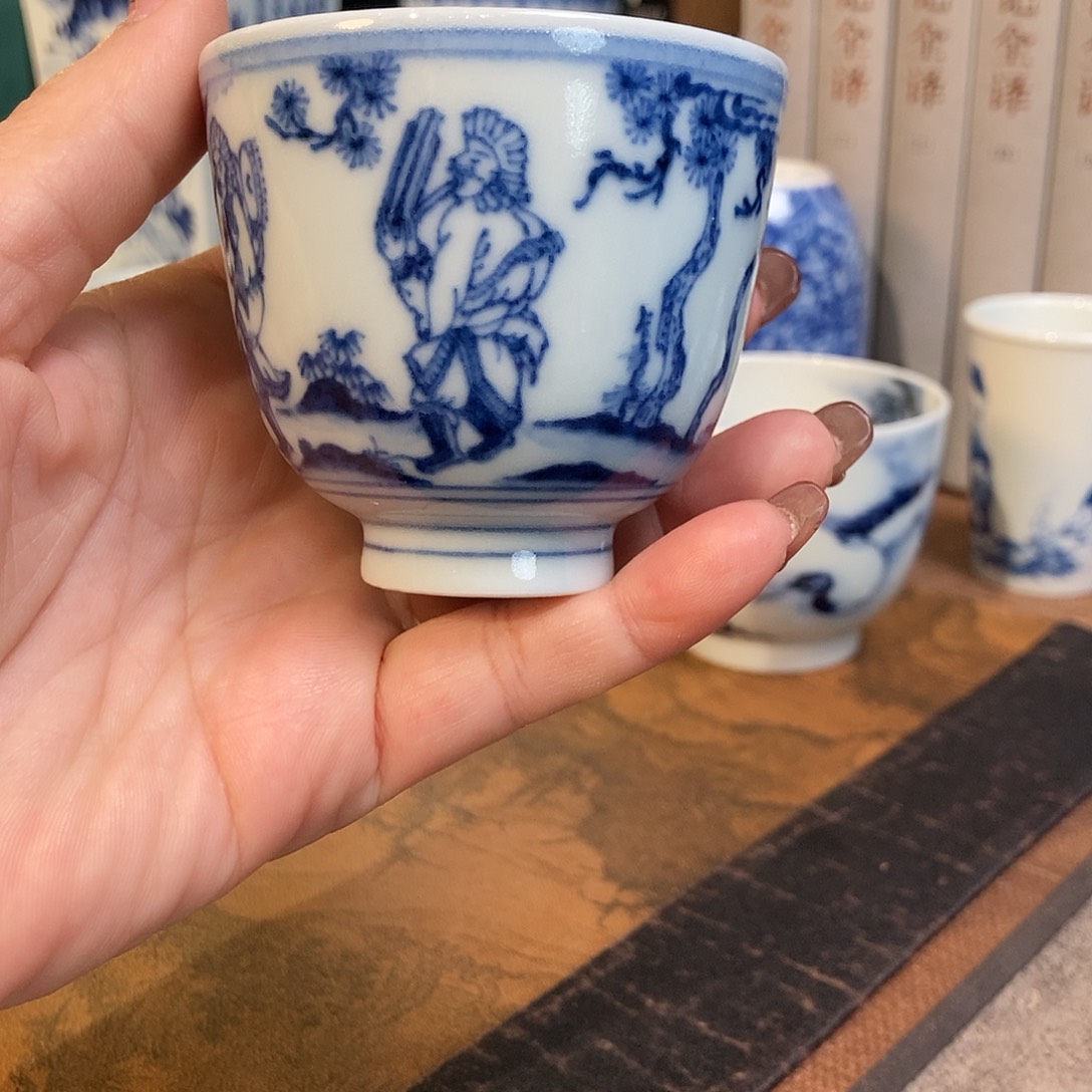 青花瓷主人杯胡人礼越图