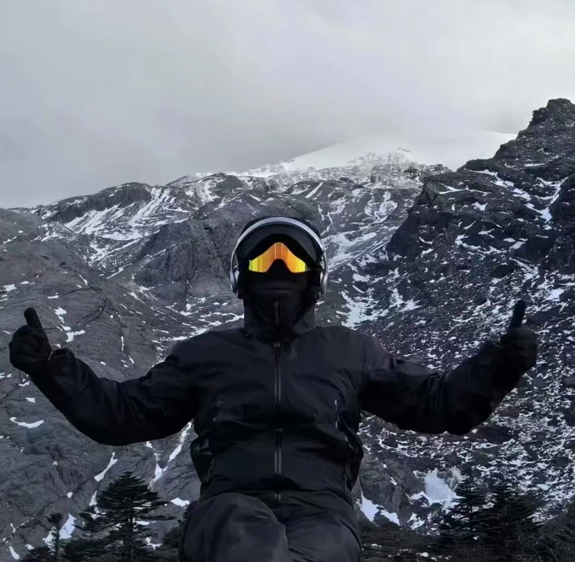 春夏新款男女同款户外冲锋衣2.00