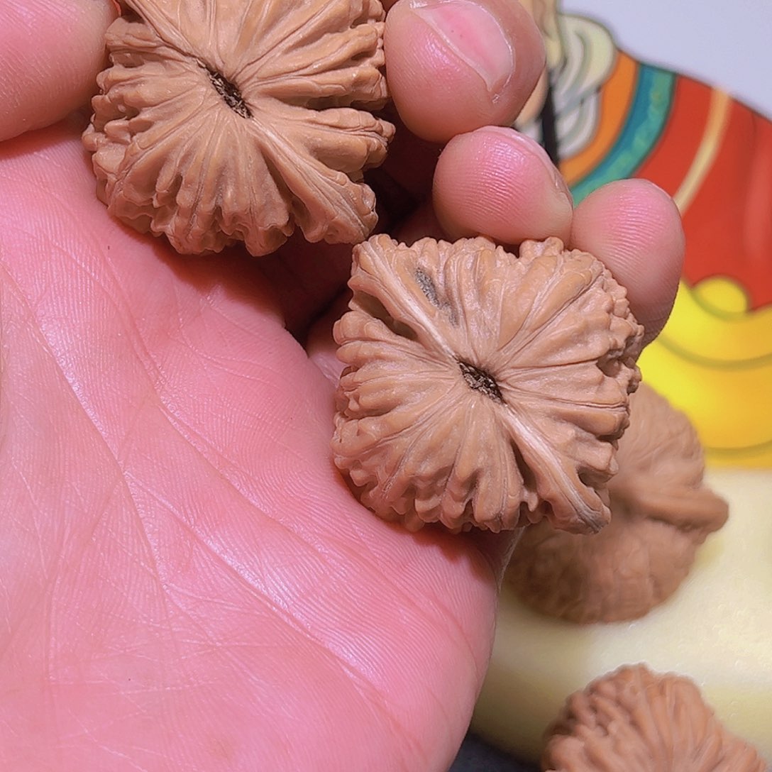 文玩核桃吊坠0****?汉高楼39