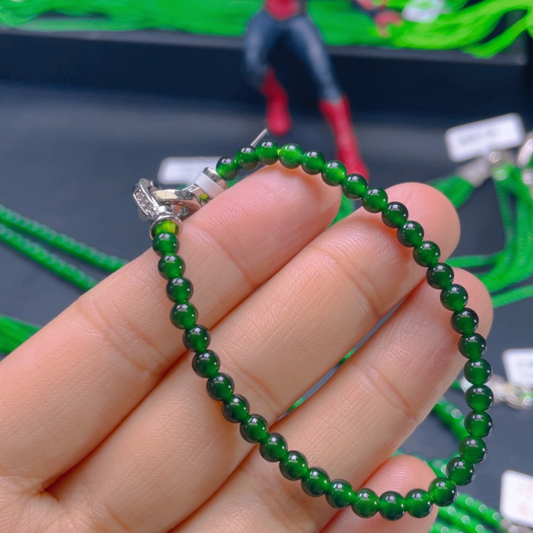 翡翠颈饰未镶嵌，1