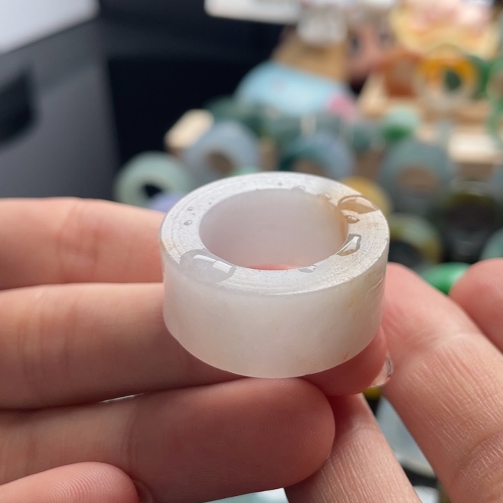 定制翡翠未镶嵌戒指