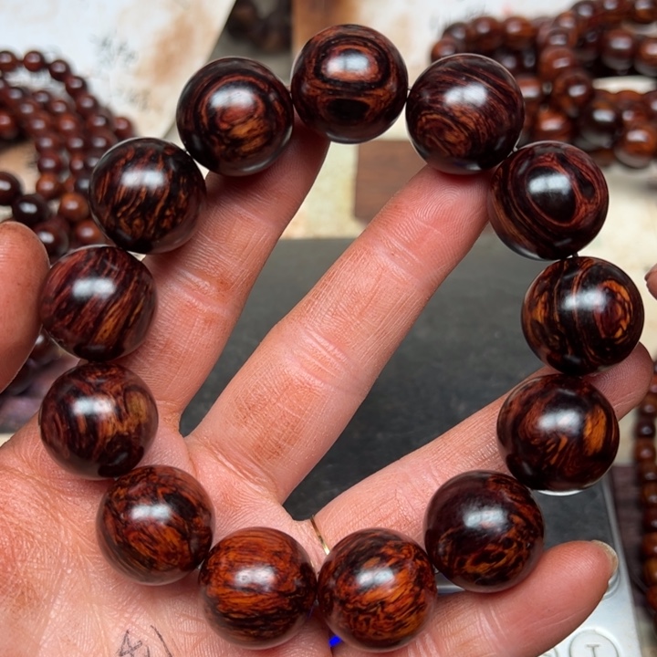 藤类海南红降1.8黑金底天花板