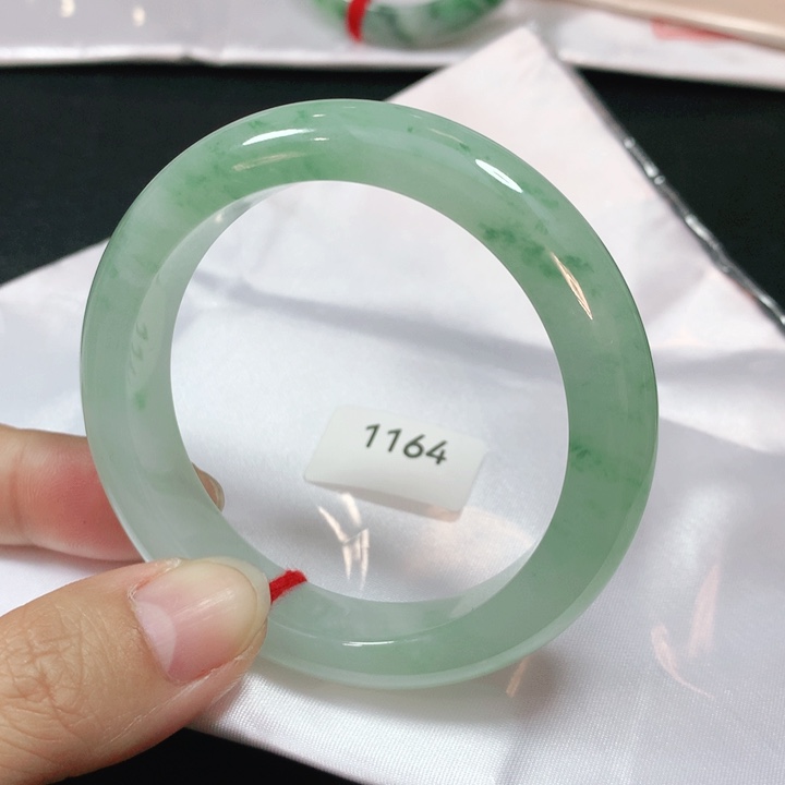 翡翠手镯未镶嵌天然翡翠手镯02