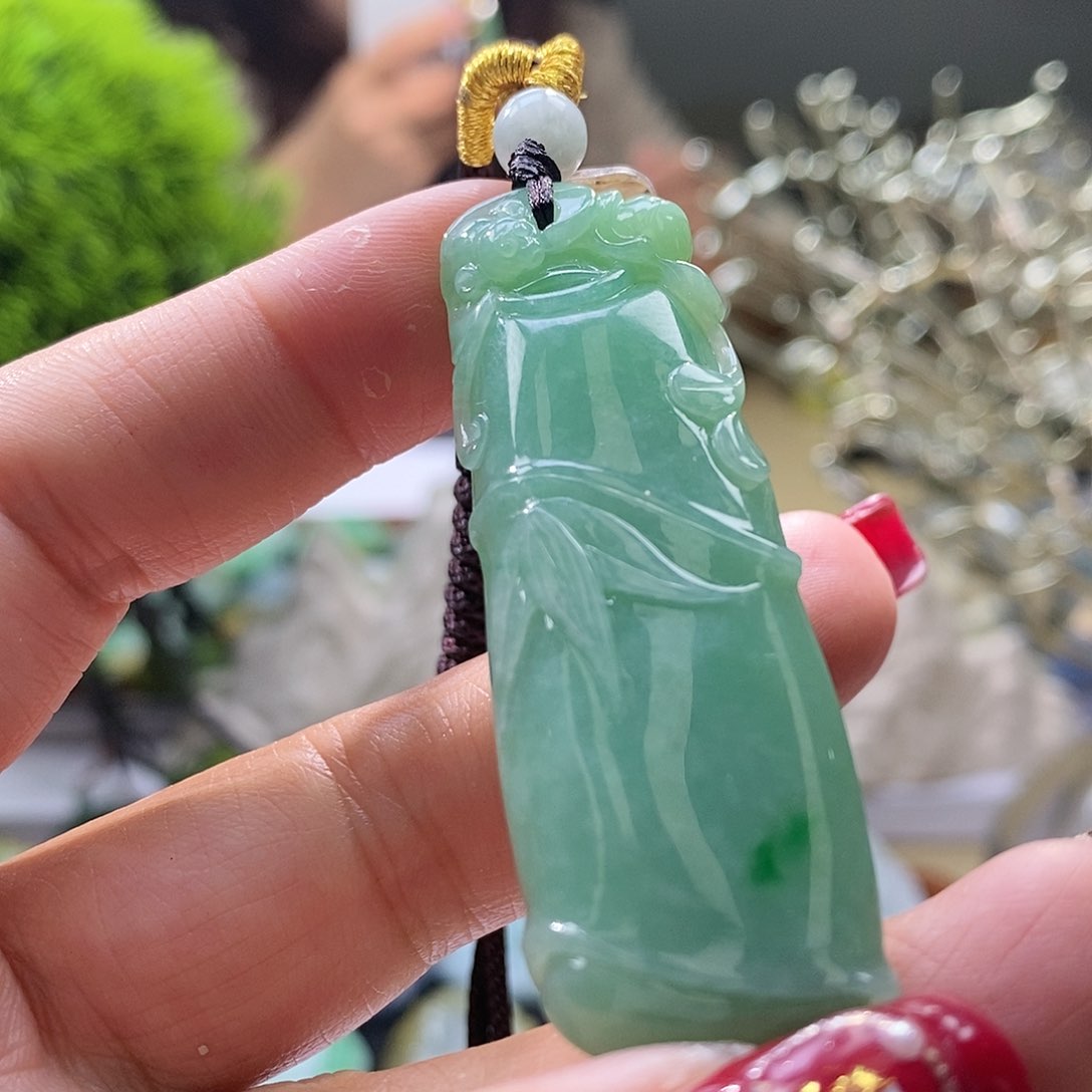 【闪购商品】翡翠颈饰未镶嵌节