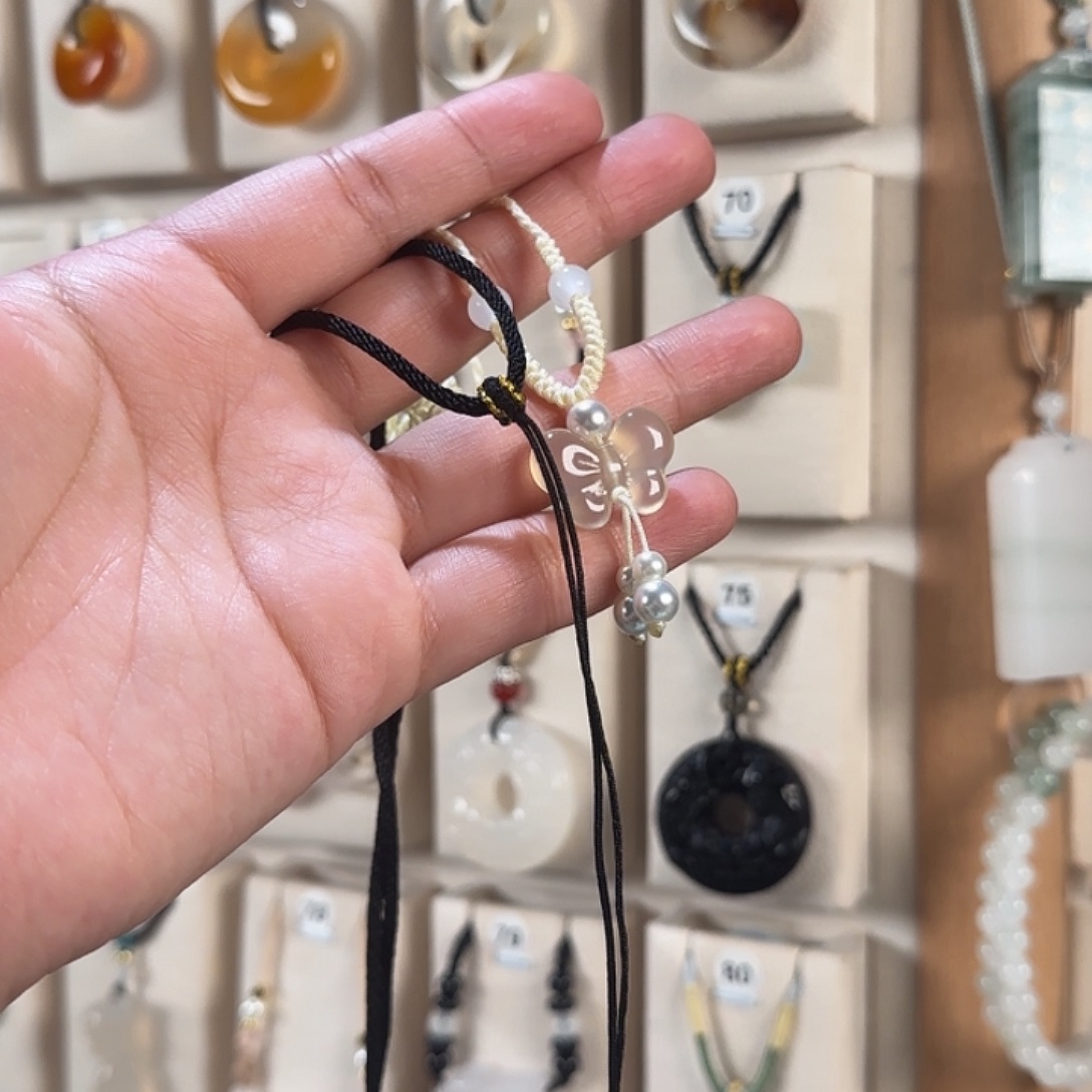 爱***见玛瑙/玉髓未镶嵌颈饰