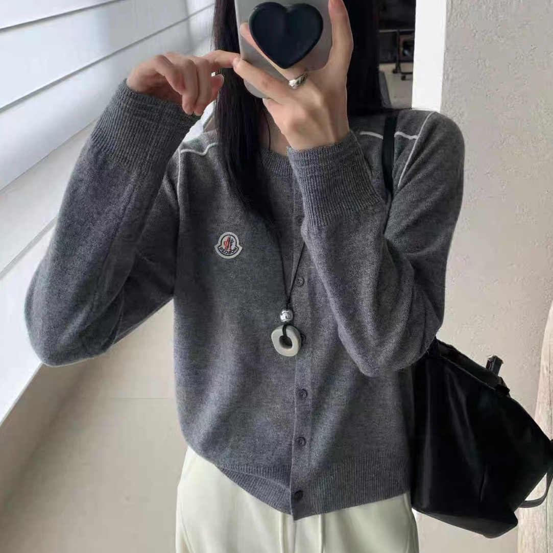 【云云精选】510 冬季明线开扣小标毛衣