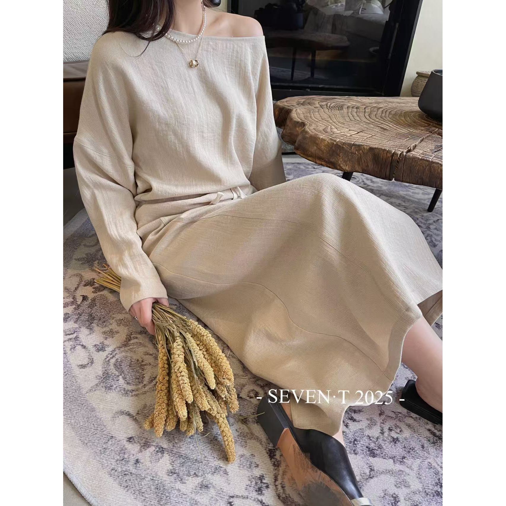 KIKI严选：92245-YFX家新款春夏时尚新款纯色一字领套装