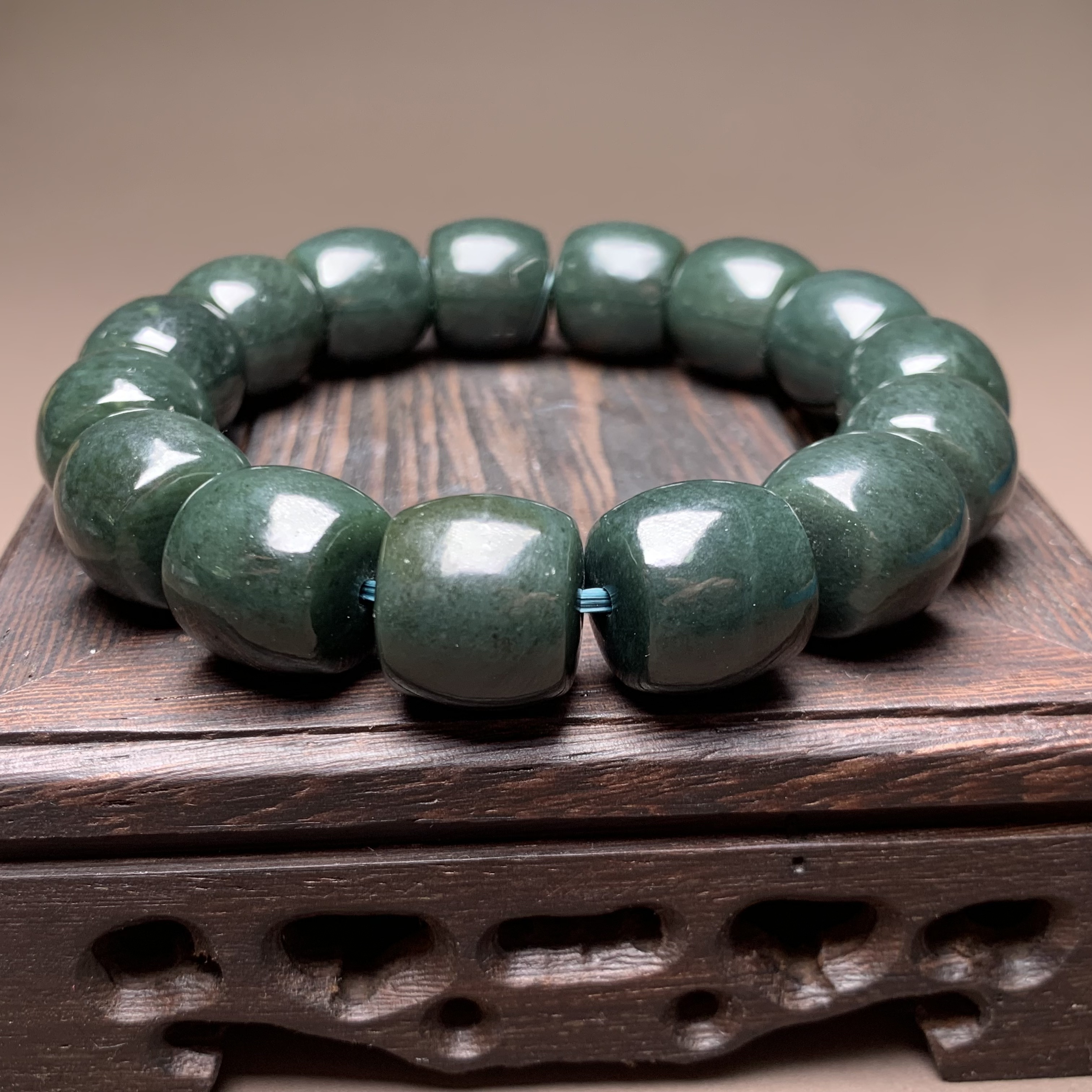 F438海川拍卖和田玉手串