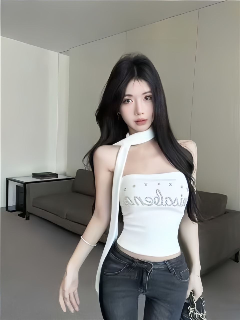 辣妹设计感重工星星链条露背挂脖吊带背心夏季新款带胸垫短款上衣