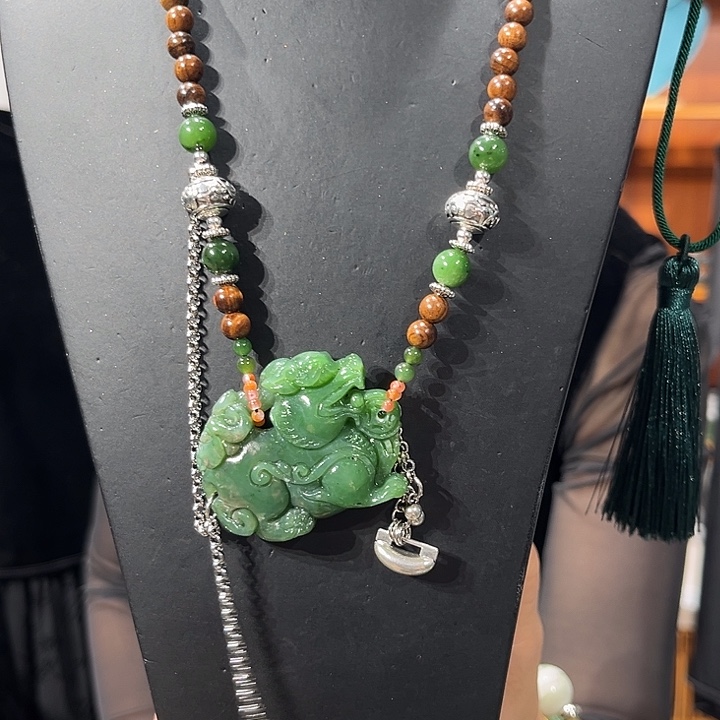 颈饰未镶嵌和田玉