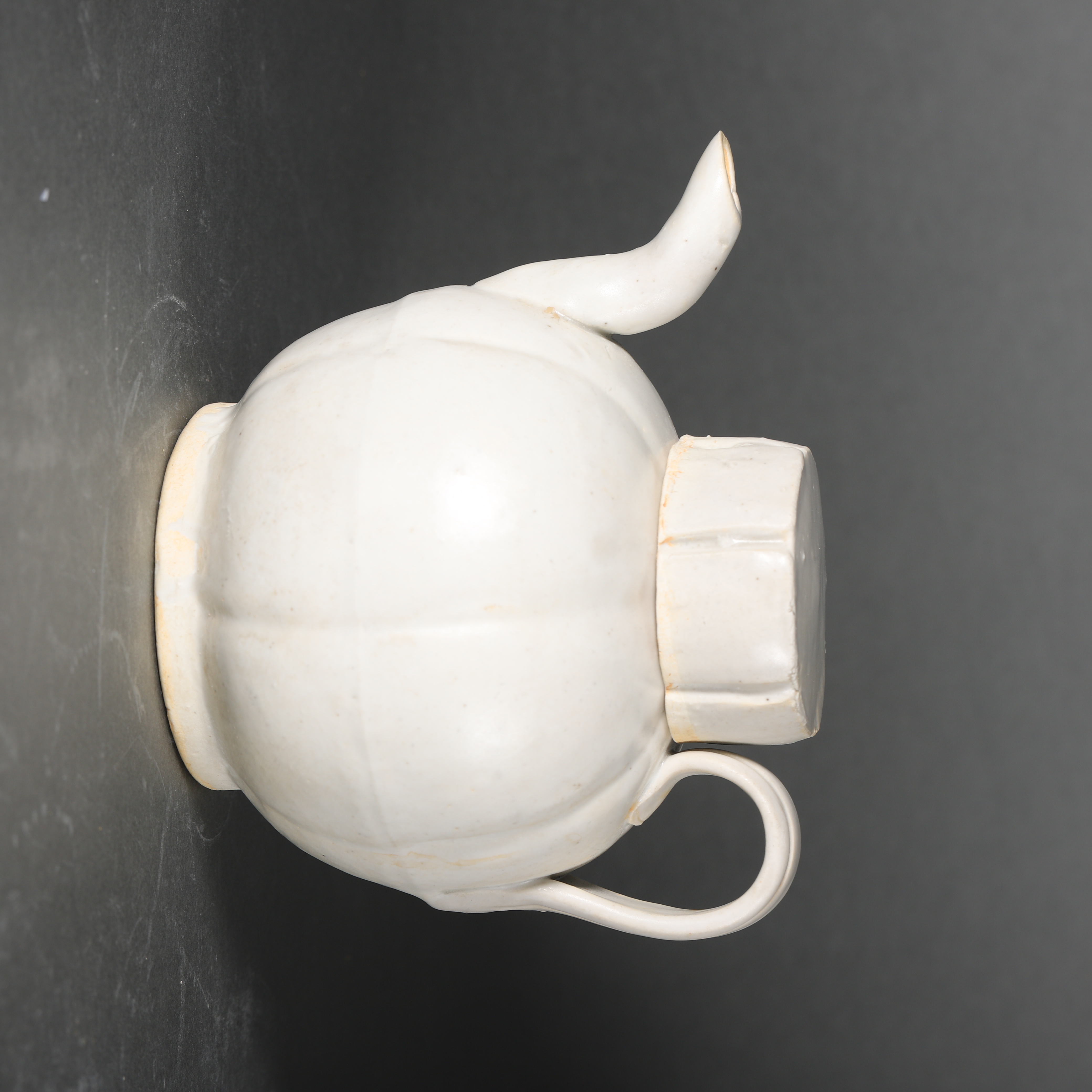 Lot20 明代湖田窑瓜棱壶