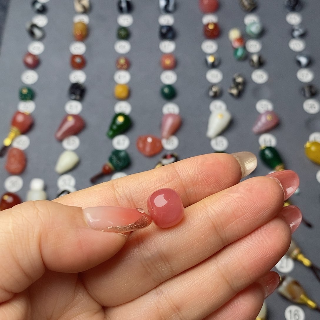 玛瑙/玉髓饰品合金思***。