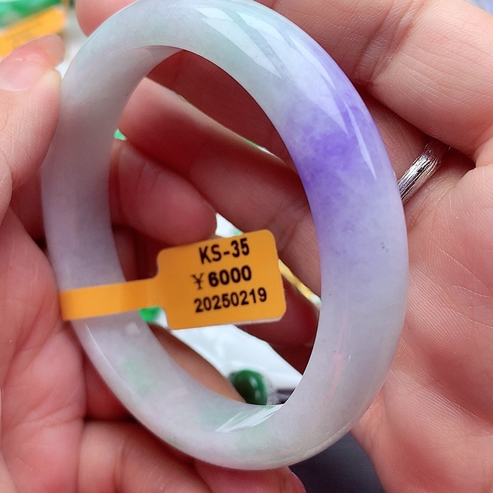 翡翠手镯未镶嵌翡翠