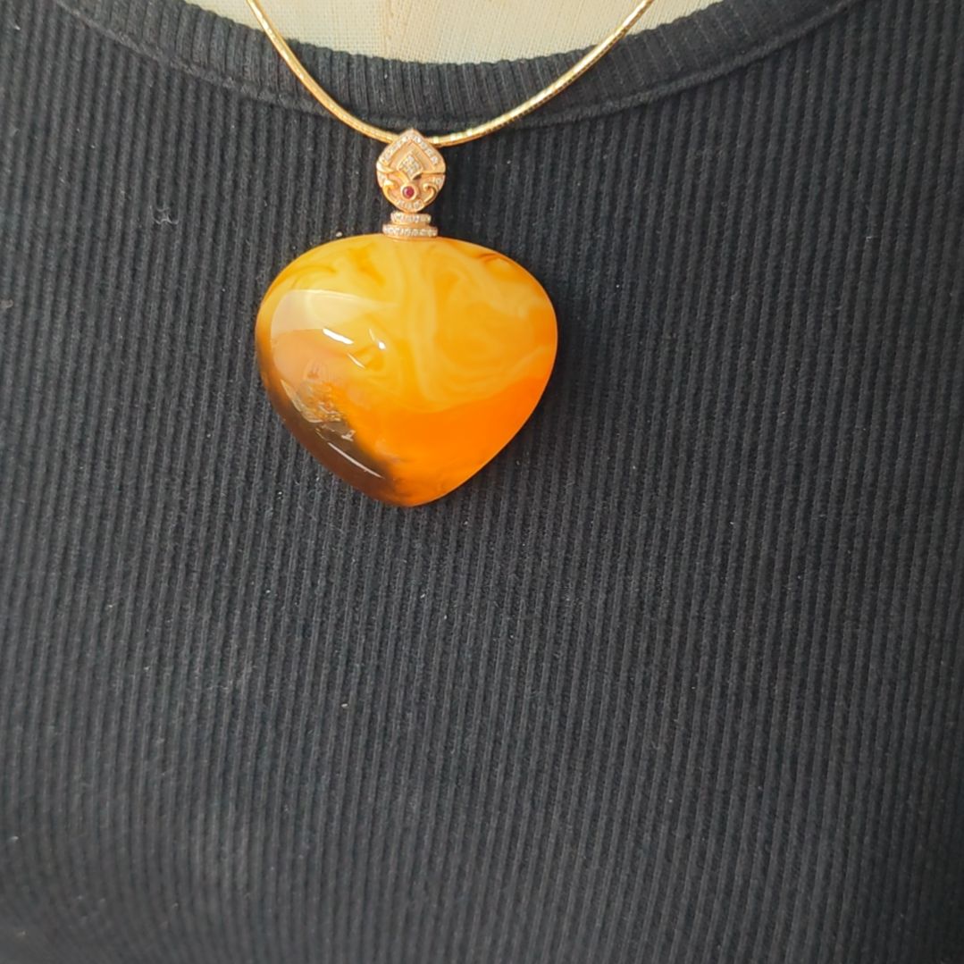 蜜蜡吊坠(赠链)18K金镶嵌