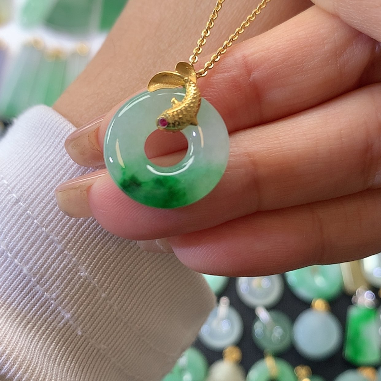 【闪购商品】翡翠吊坠(赠链)18K金镶嵌