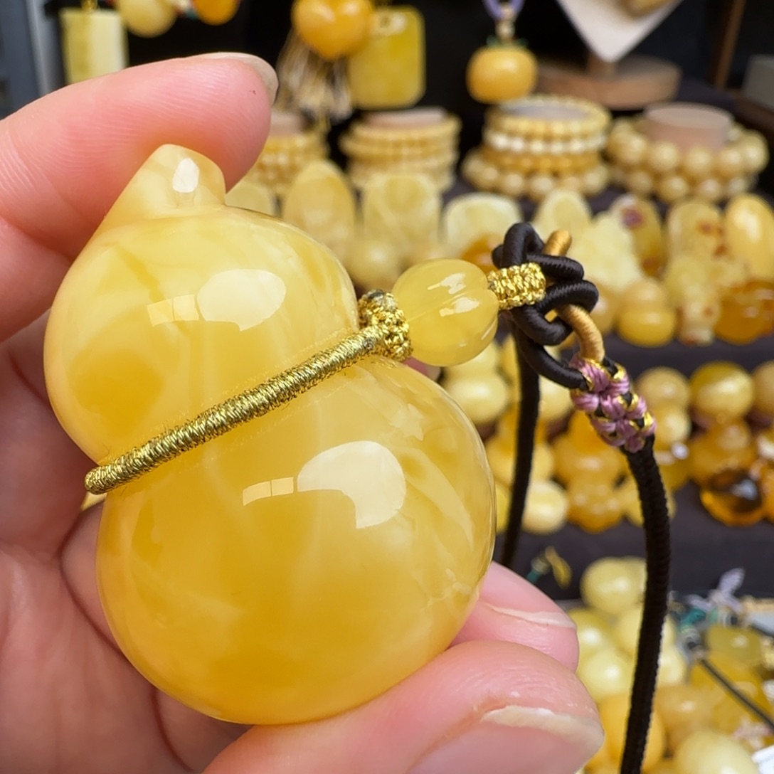 琥珀未镶嵌套链天然俄料溶洞妖花蜜蜡葫芦吊坠