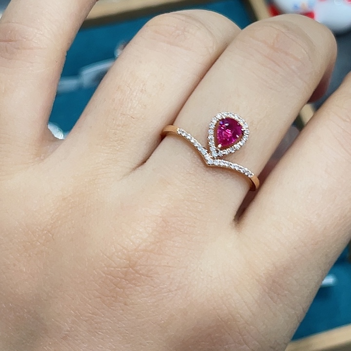 红宝石戒指18K金镶嵌无烧