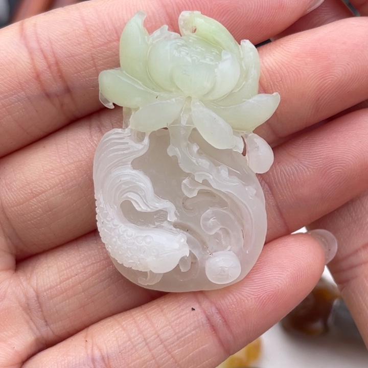 *****和田玉未镶嵌颈饰