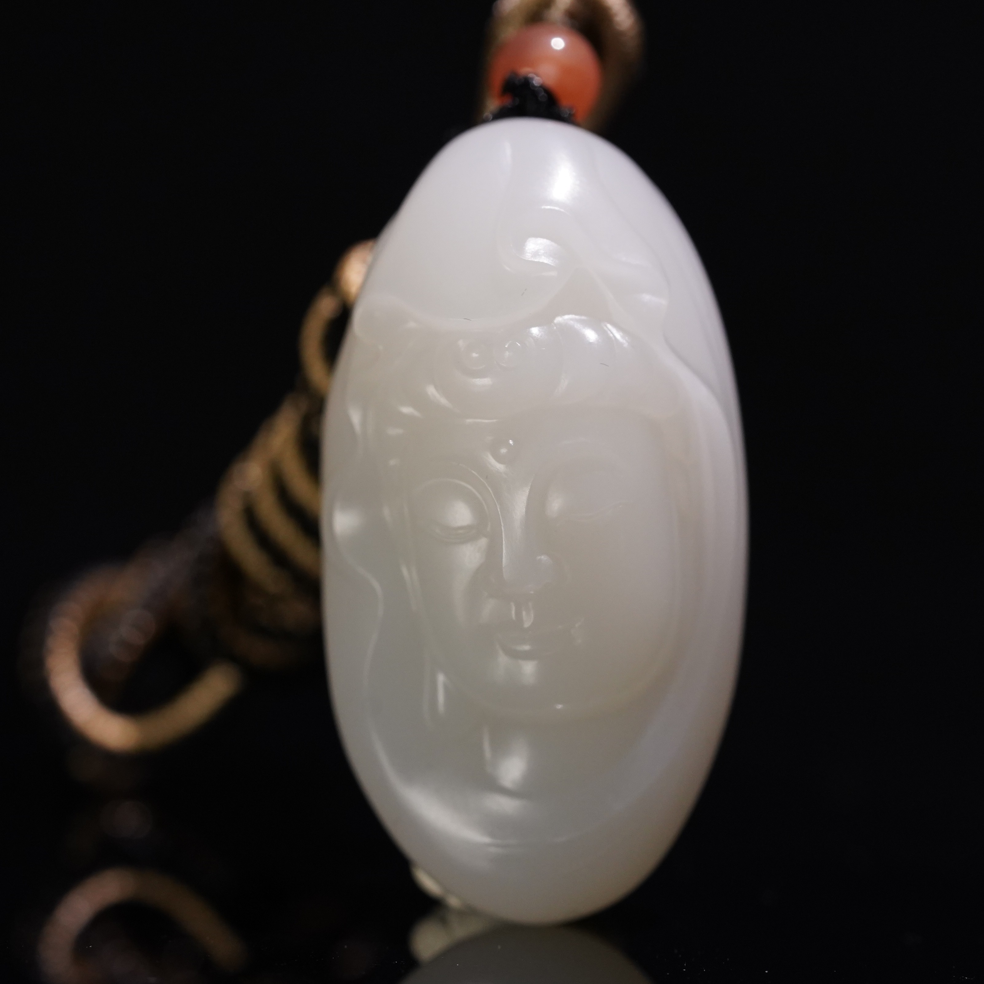 和田玉羊脂白玉观音 苏工精雕时尚气质吊坠