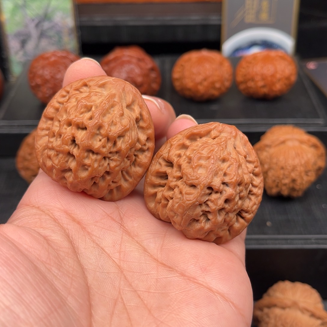 【闪购商品】文玩核桃吊坠小**学金公子