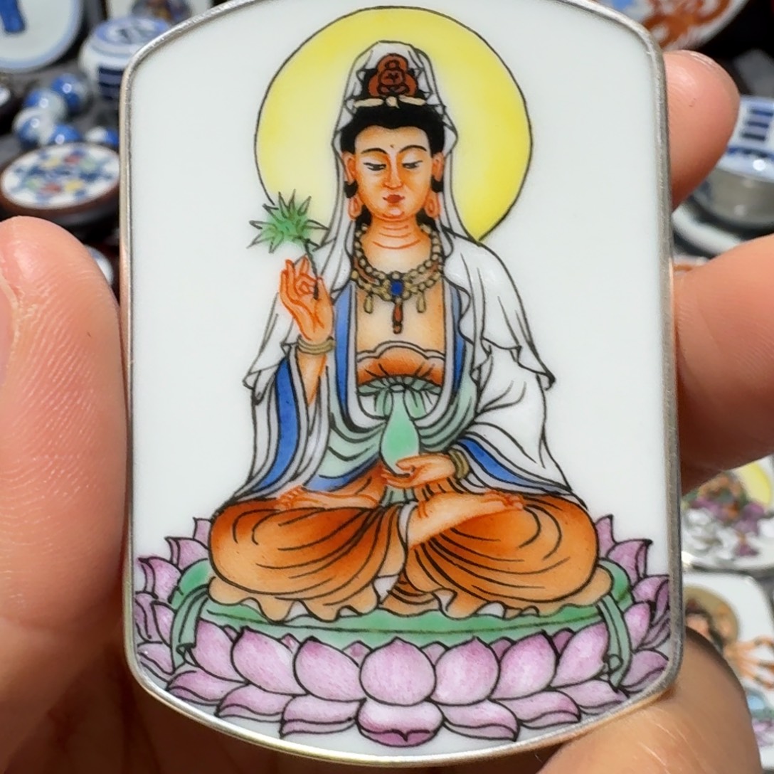 余***杰瓷片精品挂件一个