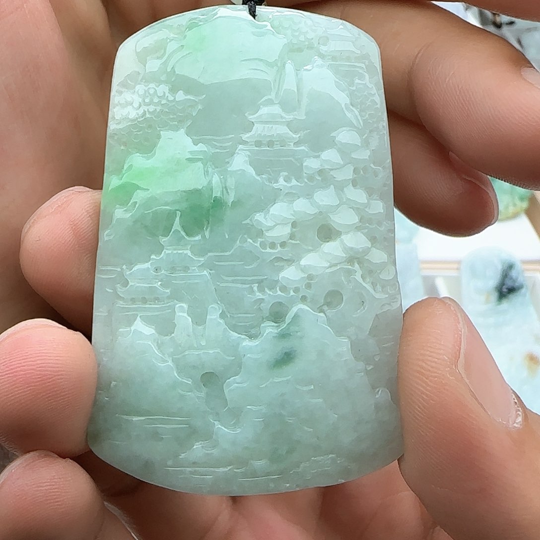 翡翠颈饰未镶嵌翡翠