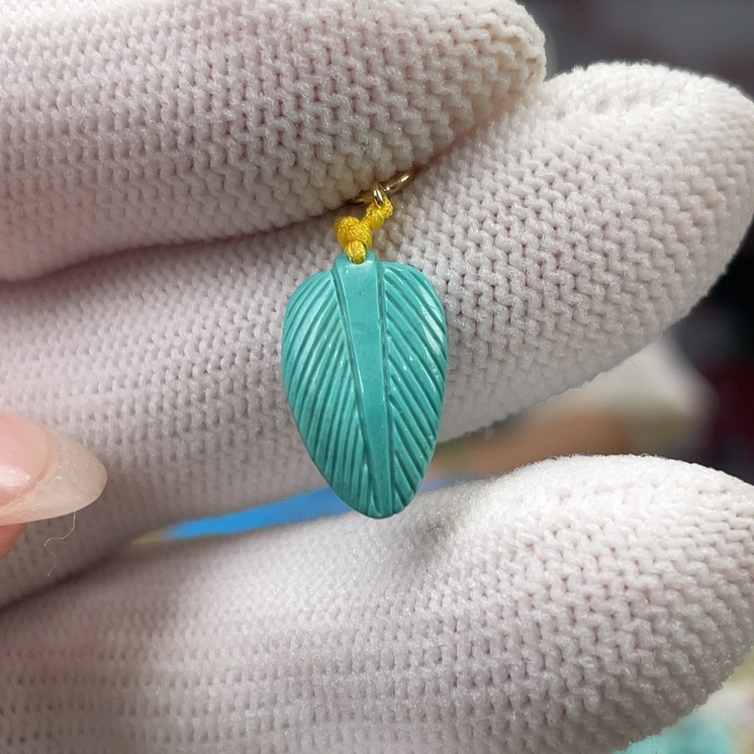 绿松石未镶嵌挂件