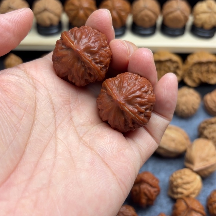 文玩核桃把件野生核桃秋子手捻44