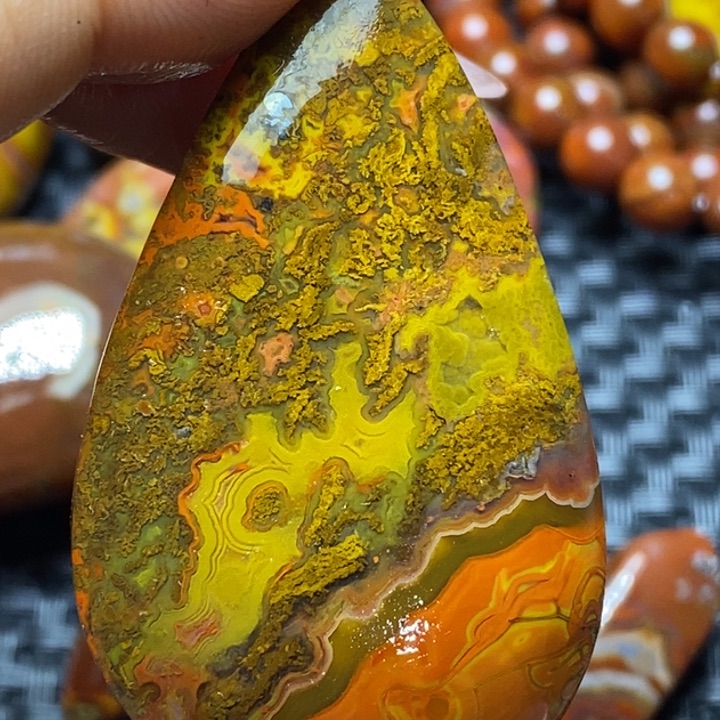 玛瑙/玉髓未镶嵌颈饰曲