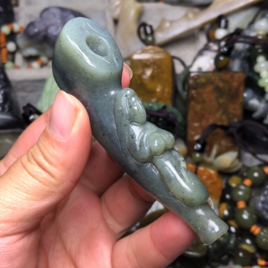 和田玉未镶嵌把件