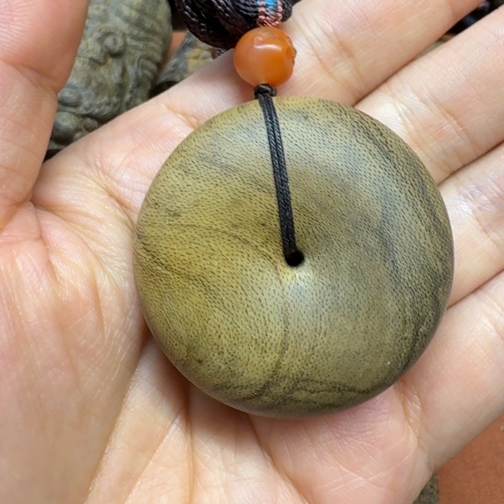 沉香吊坠馨安居沉香定制款