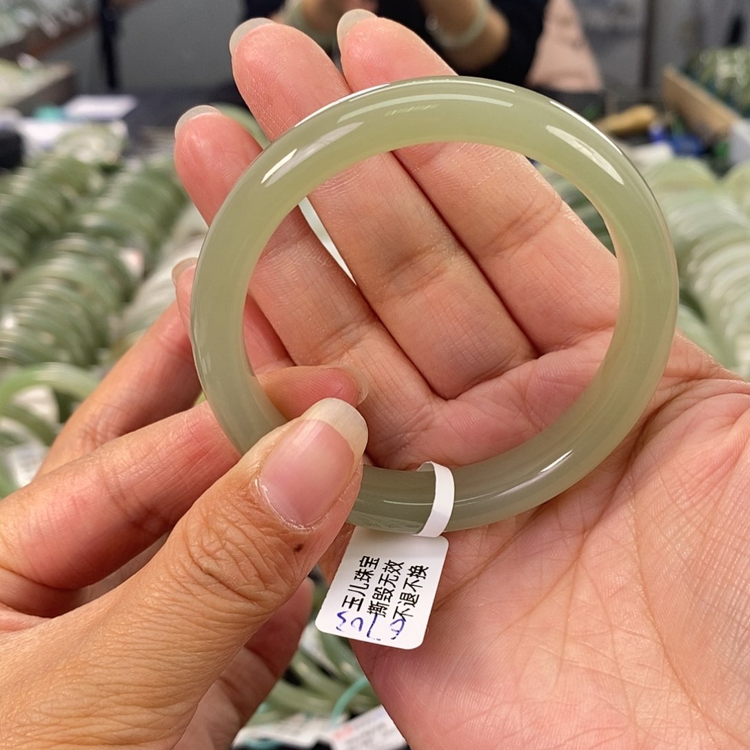 和田玉和田玉手镯54未镶嵌奶***瓜