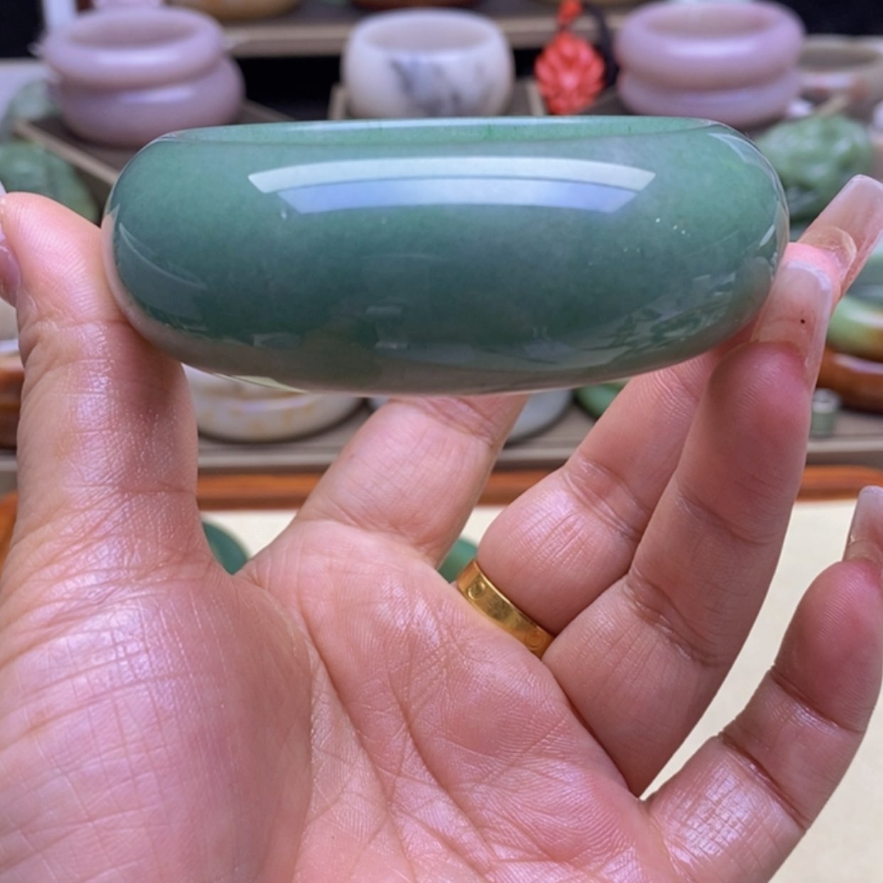 【闪购商品】石英质玉手镯未镶嵌亲****猪