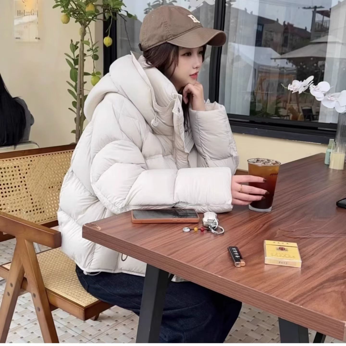 泡芙白鸭绒加厚休闲时尚百搭短款女士羽绒服保暖连帽女款冬季新款