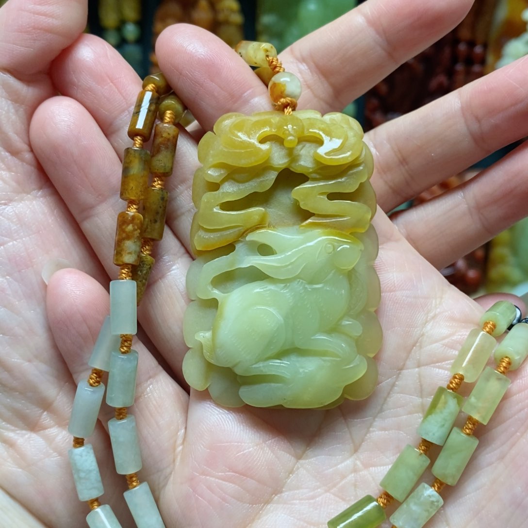 岫玉吊坠(赠链)未镶嵌