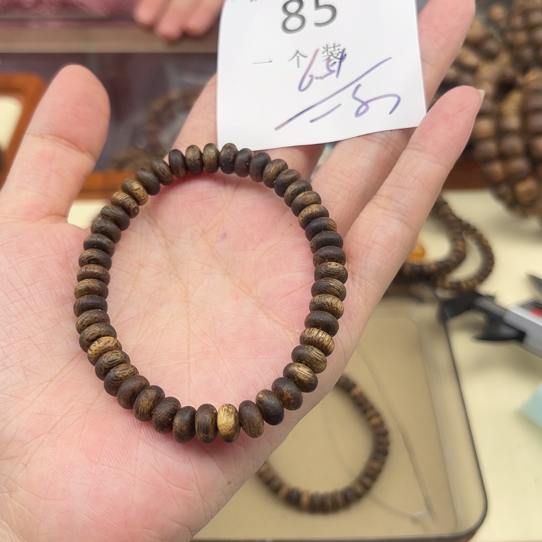 未镶嵌水晶珠宝半成品85 。     