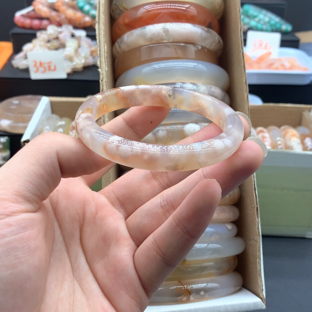 【闪购商品】手镯玛瑙/玉髓未镶嵌?