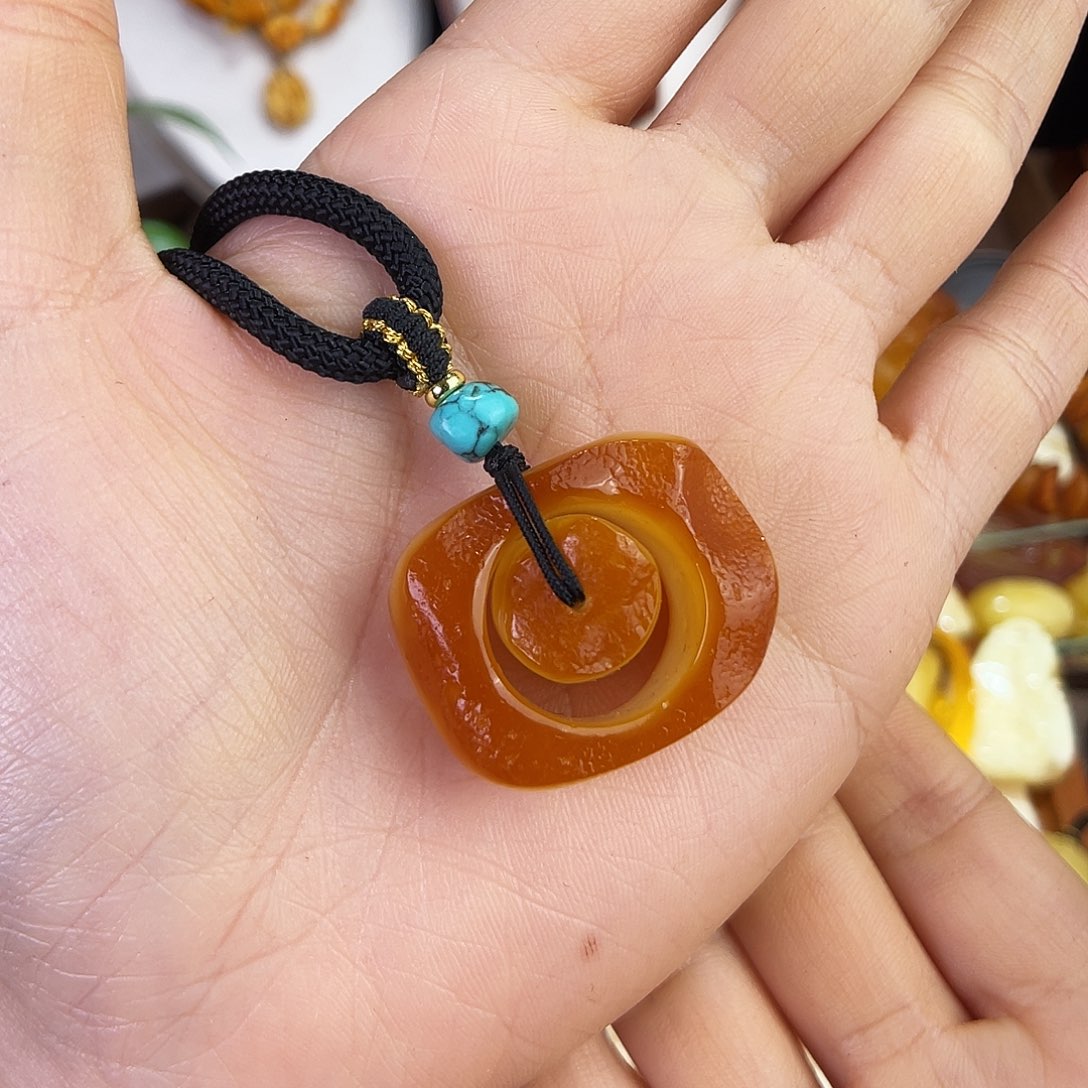 琥珀珠宝奇石未镶嵌?****吖。