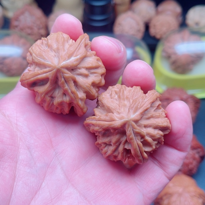 文玩核桃把件曹大龙三棱39×39×38