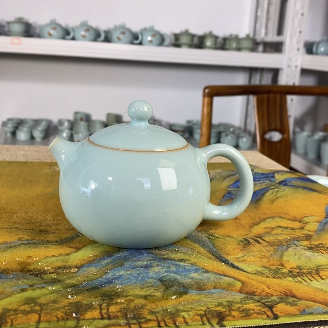 【闪购商品】天青西施壶微微瑕，。。。。。。
